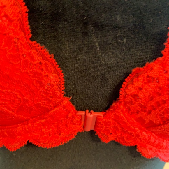Victoria’s Secret Bra, red lace high back. - Picture 5 of 12